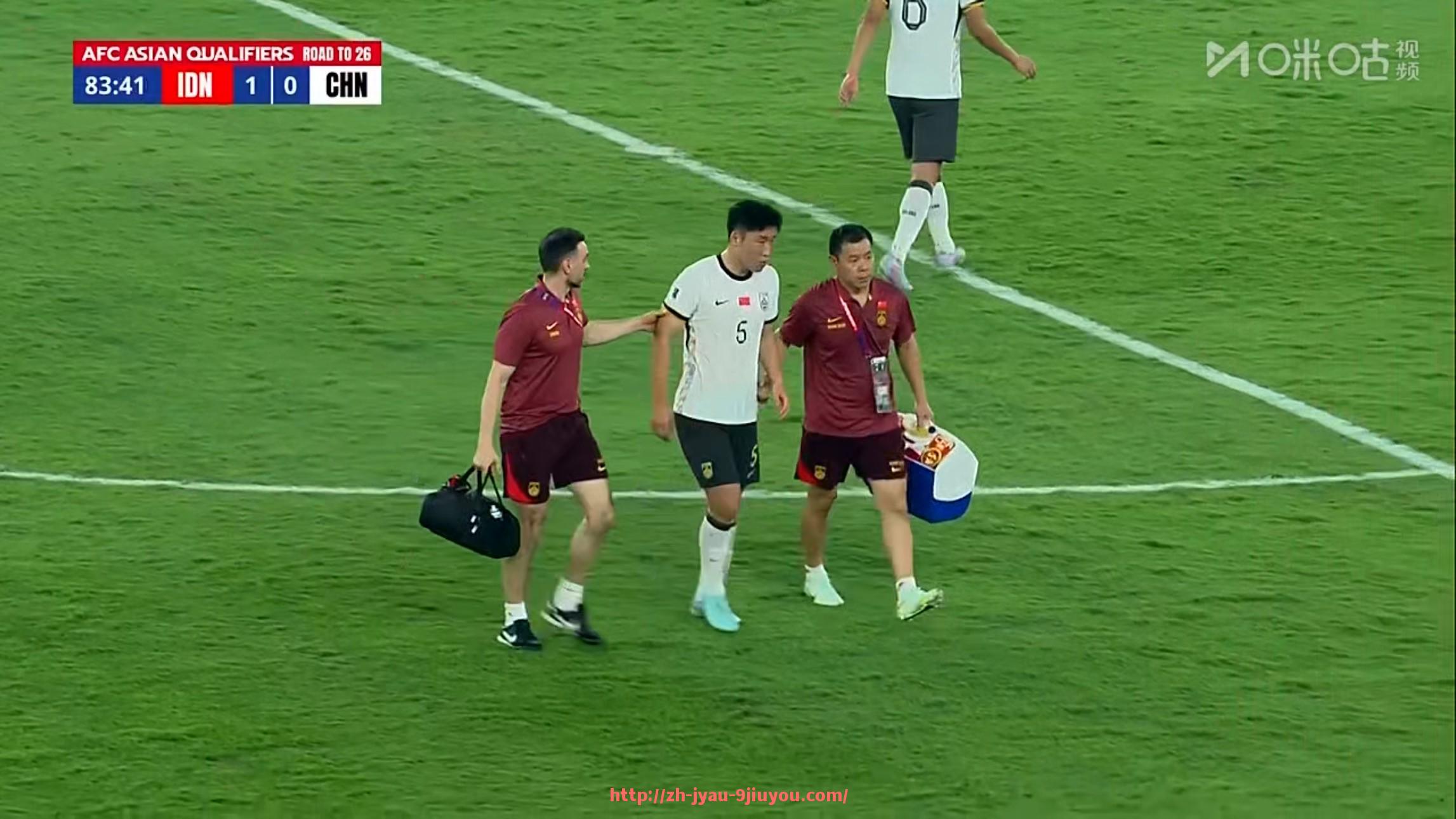 jiuyou九游娱乐-法甲球队排名变化趋势：从榜首到降级区的激烈博弈